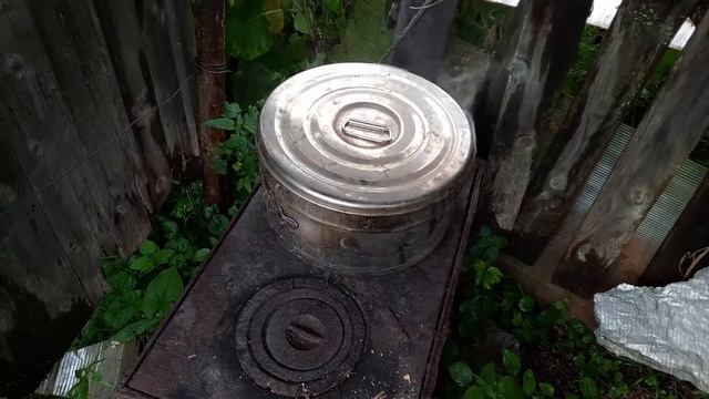 Коптим рыбу на деревенской поварне смотреть онлайн