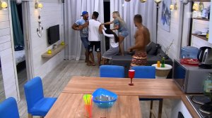 Дом-2: Саймон кидается на Мэри