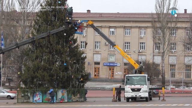 На Красной площади разбирают ёлку смотреть онлайн