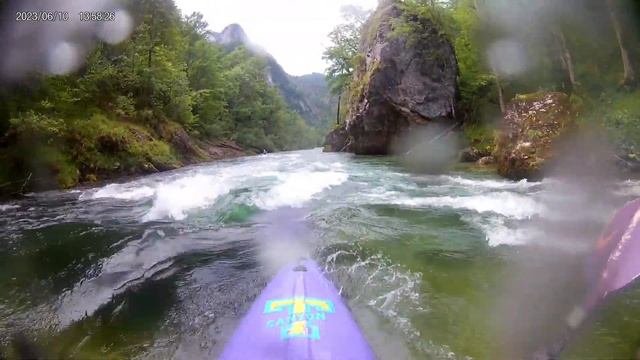 Kayak, Hike & Fly смотреть онлайн