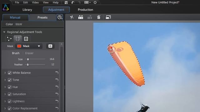 CyberLink ColorDirector - Changing the Color of a Moving Object with Motion Tracking смотреть онлайн