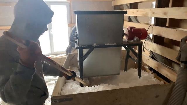 Утепление мансарды в Казахстане пеноизол. смотреть онлайн