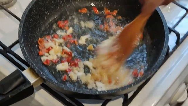 Кальмары по азиатски напоминают о вкусной еде Тайланда. смотреть онлайн