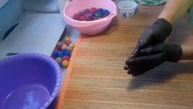 Войлочные шарики на сковороде:) смотреть онлайн