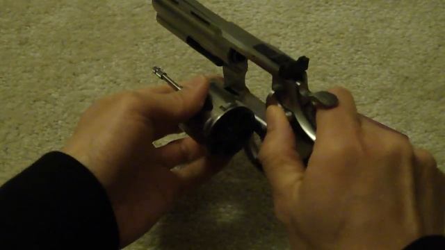Colt Python Revolver Cylinder Break down under 45 seconds, no special tools needed смотреть онлайн