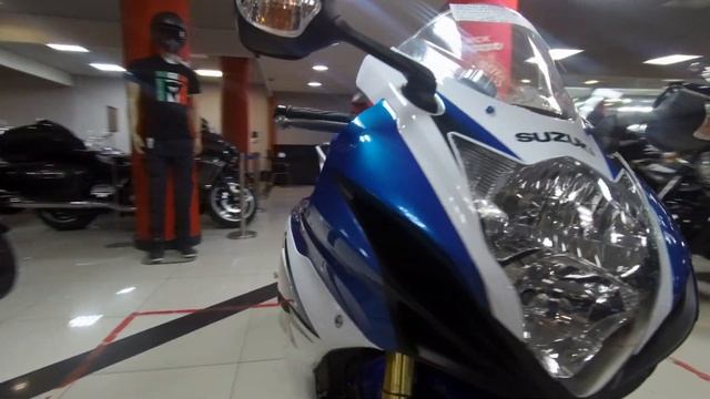 Мотоцикл SUZUKI GSX R750 Арт K01320 Мотосалон МегаМото смотреть онлайн