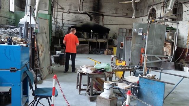 Фабрика муранского стекла. Выдув вазочки смотреть онлайн