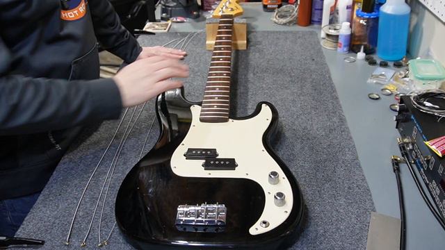 1997 Squier Affinity P Bass: Diagnosing a wiring problem and re-wiring the guitar смотреть онлайн
