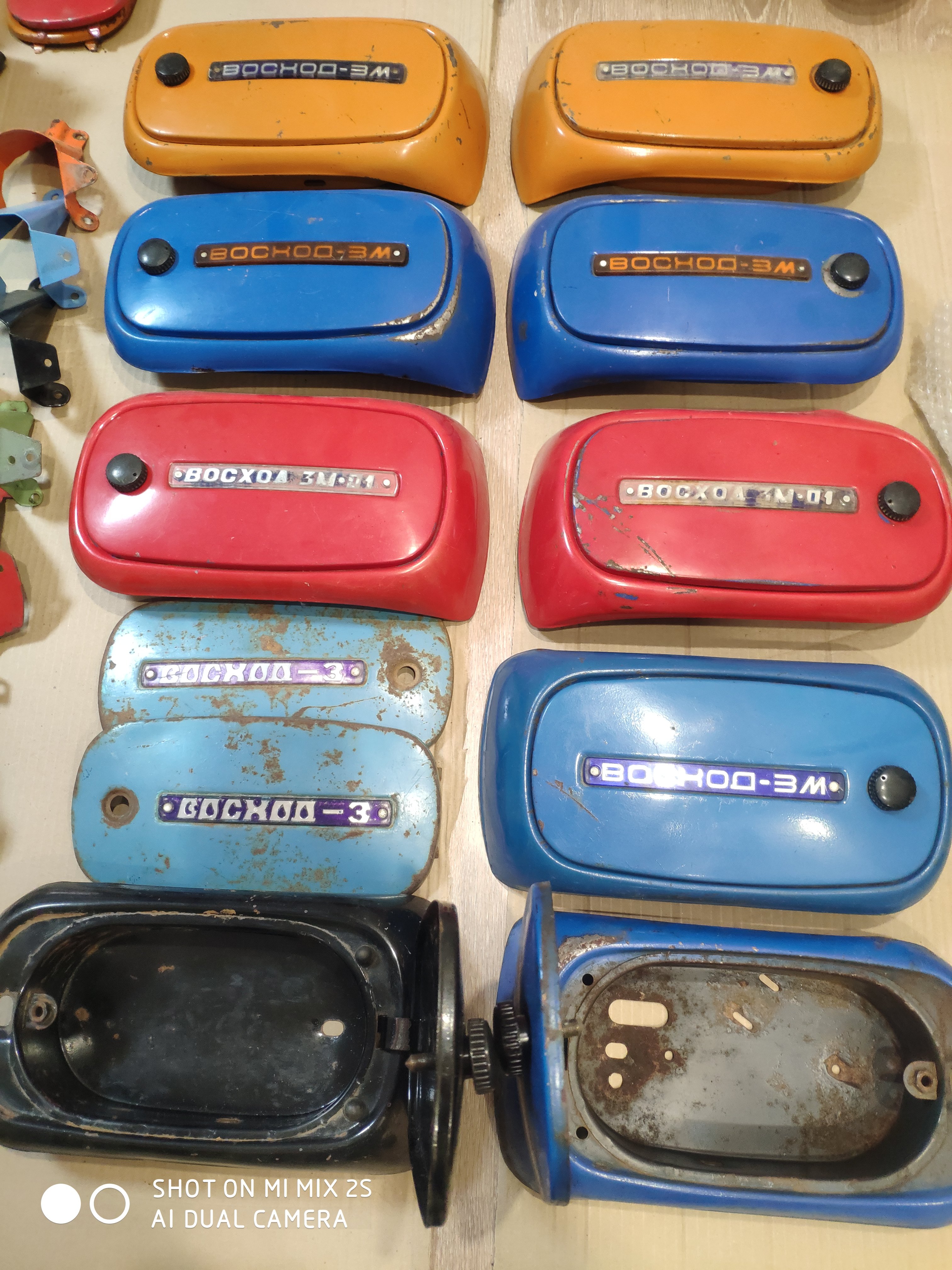 Бардачки для мотоциклов Восход в родном окрасе, в том числе - очень редкие бардачки на петлях. смотреть онлайн