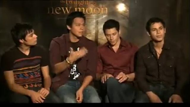 New Moon Wolf Pack interview Chaske, Alex, Bronson, Kiowa (RUS Sub) смотреть онлайн