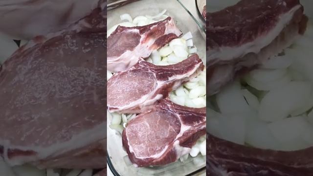 Рецепт с секретом/Самые сочные стейки на кости! /The most delicious steaks in the world смотреть онлайн