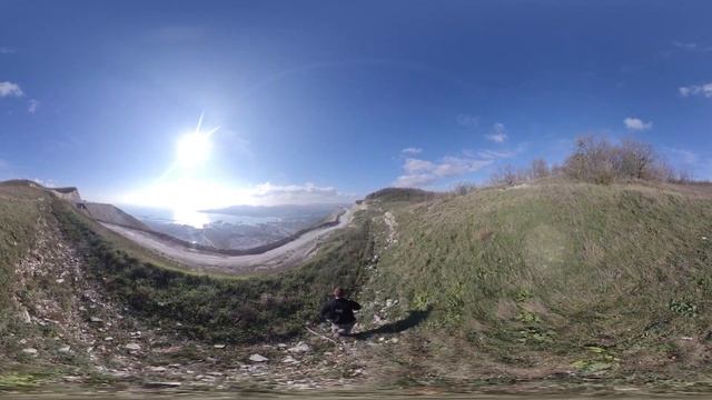 Маркотхский хребет, гора Сахарная голова, Новороссийск и Цемесская бухта. Видео снято в 360 5K смотреть онлайн