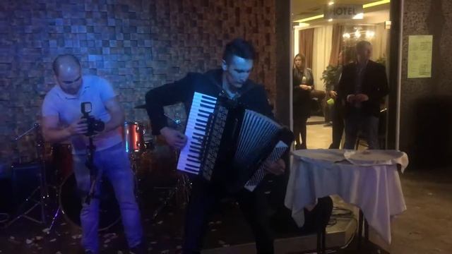 Либертанго, выступление на аккордеоне смотреть онлайн