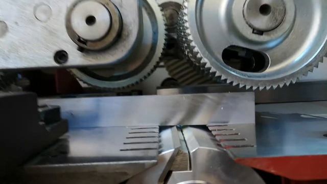 Как купить бракованный V HOLD 4-х сторонний станок цена. Стол цепляет фрезу  125 мм. Реальный отзыв