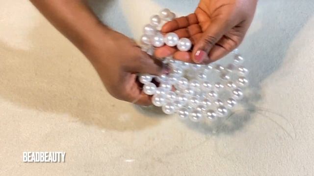 DIY ROOM DECORATING IDEAS//DIY ROOM DECOR/HOW TO MAKE FLOWER VASE WITH BEAD/DIY BEADED VASE TUTORIA смотреть онлайн