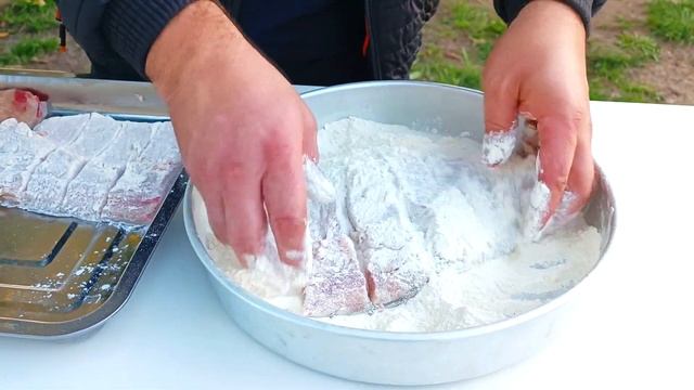 КАРП В КАЗАНЕ НА КОСТРЕ В СОУСЕ смотреть онлайн