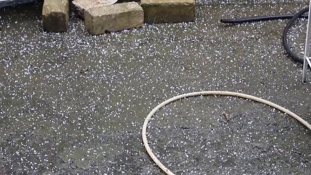 ПОЧЕМУ ИДЁТ ГРАД И ОТКУДА ОН БЕРЁТСЯ ЛЕТОМ ?! смотреть онлайн