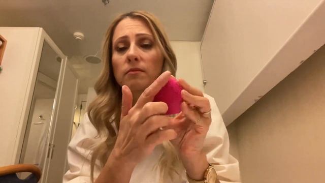 Foreo Luna Play Plus четка за почистване на лице (представяне)