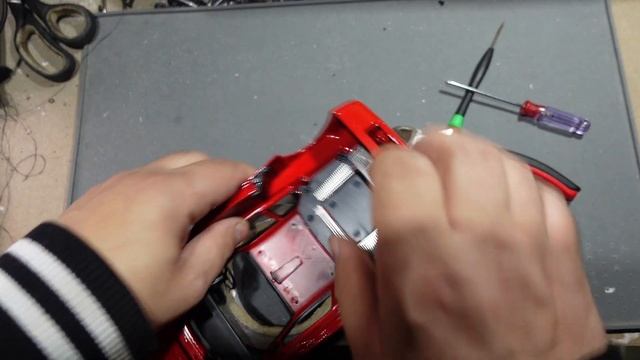 Ferrari Testarossa 1:18 KK-Scale