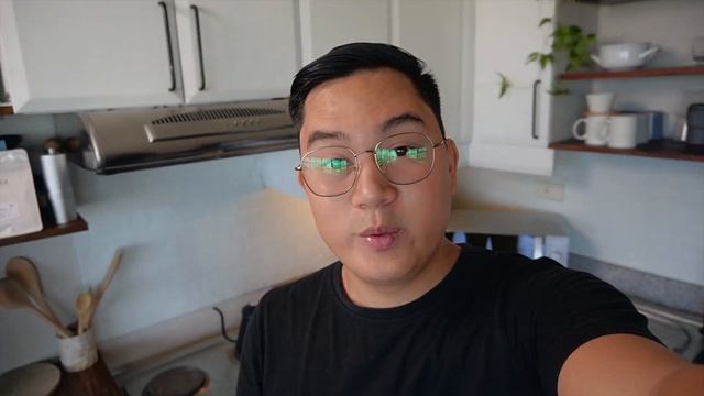 4 reasons why a MANUAL GRINDER is better for your coffee ☕️ | Nate Punzalan смотреть онлайн