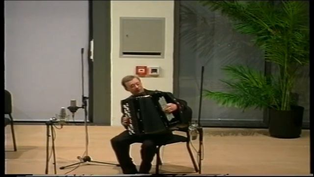 G. Rodriges "La Cumparsita" / Y. Romanov "Naigryshi villageoises" par Trio de Bayanistes de Lipetzk смотреть онлайн