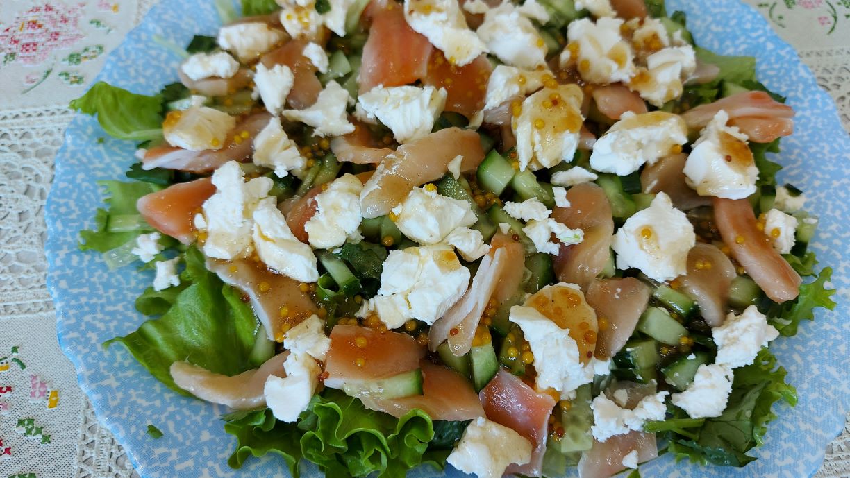 Салат из сёмги с огурцом смотреть онлайн