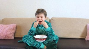 Эндрю хочет быть маленьким как малыш
