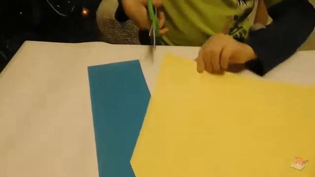 Развитие моторики. Учимся вырезать ножницами фигуры округлой формы смотреть онлайн