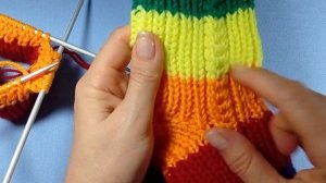 Вяжем гольфы в полоску спицами ? Вязание