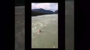 Момент гибели туристки на Алтае попал на видео