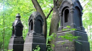 Старые захоронения Малоохтинского старообрядческого кладбища