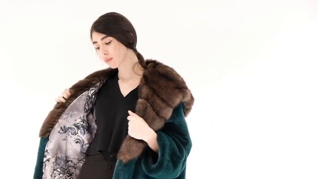Пальто из норки цвета Shock Green с капюшоном из соболя - Sarigianni Fur Fashion смотреть онлайн