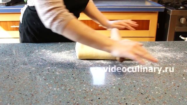 Яблочный пирог из дрожжевого слоеного теста - Рецепт Бабушки Эммы смотреть онлайн