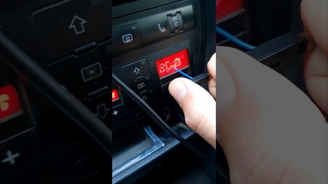 Лайфхак из интернета. Лечим сгоревшие пиксели Ауди А6 #Shorts