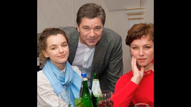 СЕРГЕЙ МАХОВИКОВ = МНОГОЛЕТНИЙ СЧАСТЛИВЫЙ БРАК С ИЗВЕСТНОЙ АКТРИСОЙ И ВЫМОЛЕННАЯ ДОЧЬ В 39 ЛЕТ смотреть онлайн