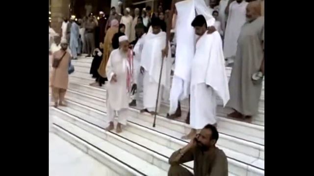 Человек с самым большим размером ноги в мире смотреть онлайн