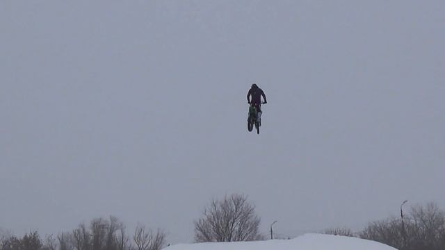 Закулисье съемок ролика про фристайл на снегоходе от Антона Смирнова смотреть онлайн