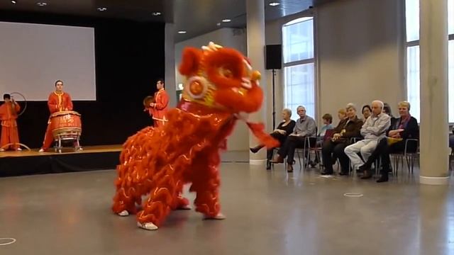 LA DANZA DEL DRAGÓN EN CHINA смотреть онлайн