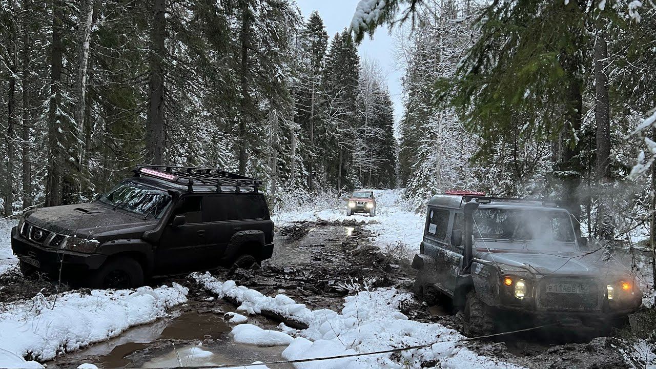 Сломался бессмертный Defender и Нива Саши…. Пытаемся выехать из леса смотреть онлайн