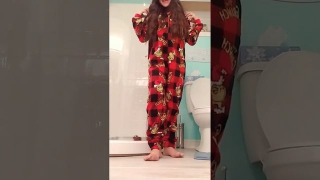 #pajamas #christmas #Grinch #SHORT! смотреть онлайн