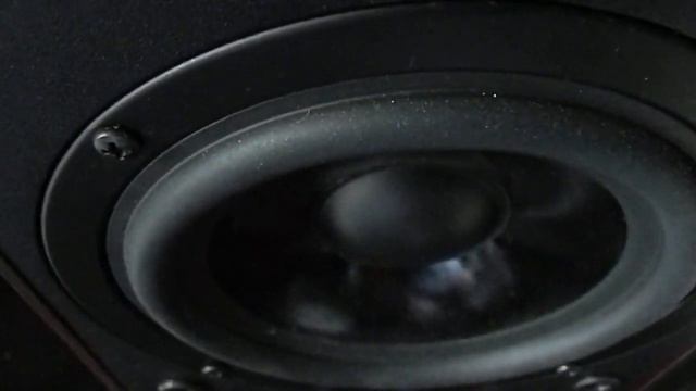 Sven Stream vs Nikon L110 (HD) смотреть онлайн