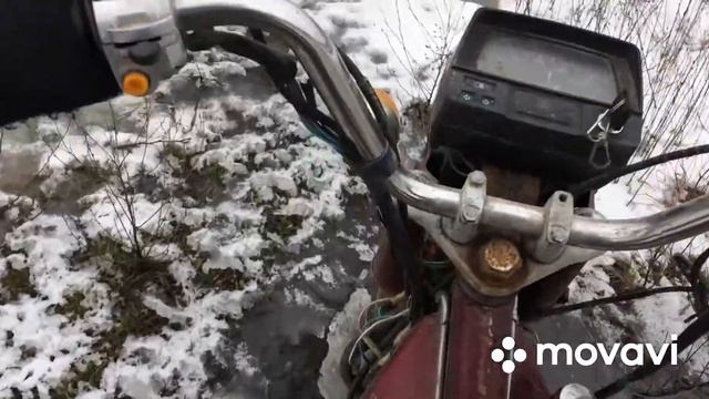😱ЖЕСТКО УПАЛ НА МОТОЦИКЛЕ❄️ ПРОВАЛИЛСЯ ПОД ЛЁД [Winter drift on a moped] смотреть онлайн