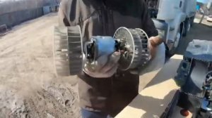 Снятие и установка моторчика печки (отопителя салона) на MAN