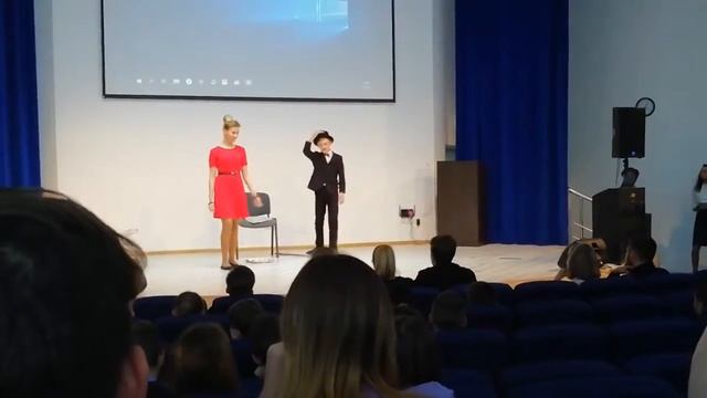 Аня в школе сыграла миниатюру-танец с Чаплиным и выиграла Мисс и Мистер Элегантность! смотреть онлайн