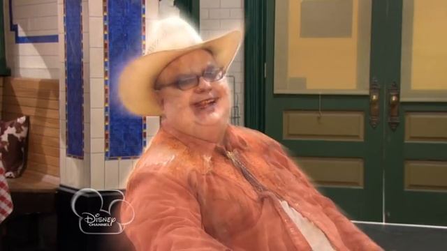 Wizards of Waverly Place - Get Along Little Zombie смотреть онлайн