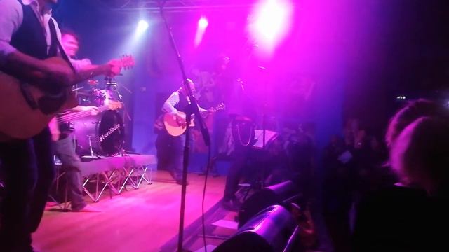 Queen - fat bottomed girl (cover acoustic) смотреть онлайн