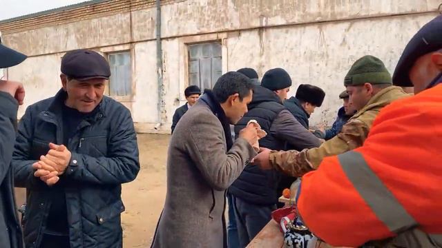 YANGIARIQ GULOBOD: MANSURBEK OGʻAMIZ VA YULDUZ APKAMIZ XONADONIDA KATTA TOʻY смотреть онлайн