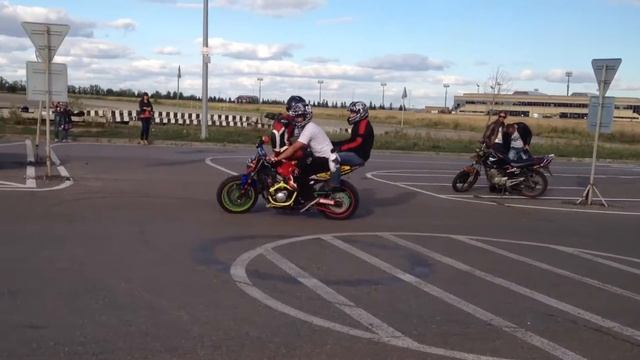 По кругу без рук в формате МЖМ :) смотреть онлайн