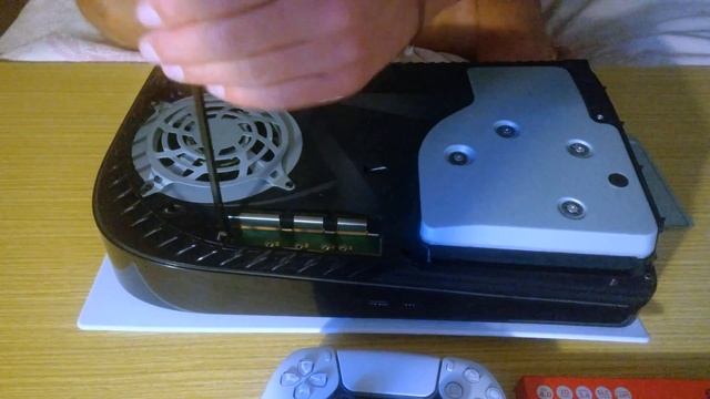 Установка SSD M.2 в PlayStation 5/M.2 SSD Installation for PS5 Console. смотреть онлайн