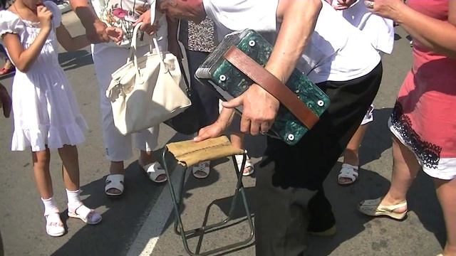 Цячэ вада у ярок на ГармониБелорусская народная песня.